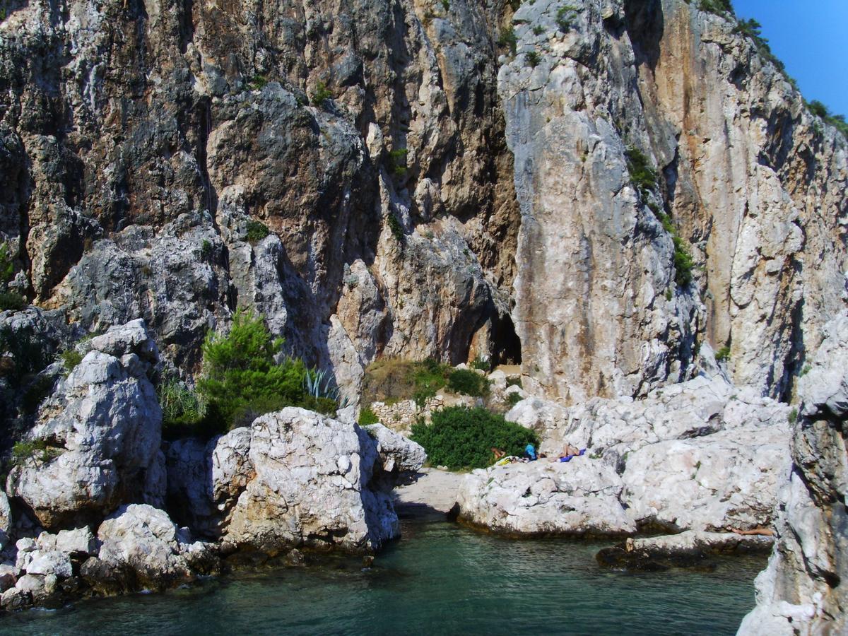 Apartmani Anja Sveta Nedelja  Luaran gambar